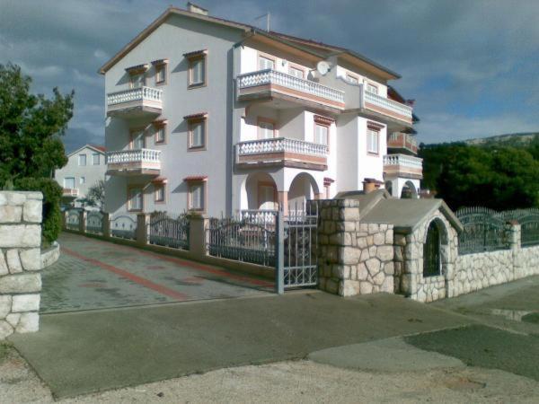 Apartmani Ruzarija Rab Town Extérieur photo