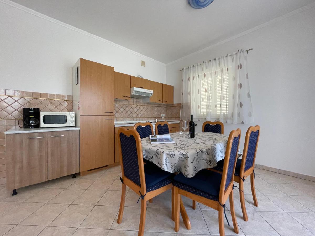 Apartmani Ruzarija Rab Town Extérieur photo