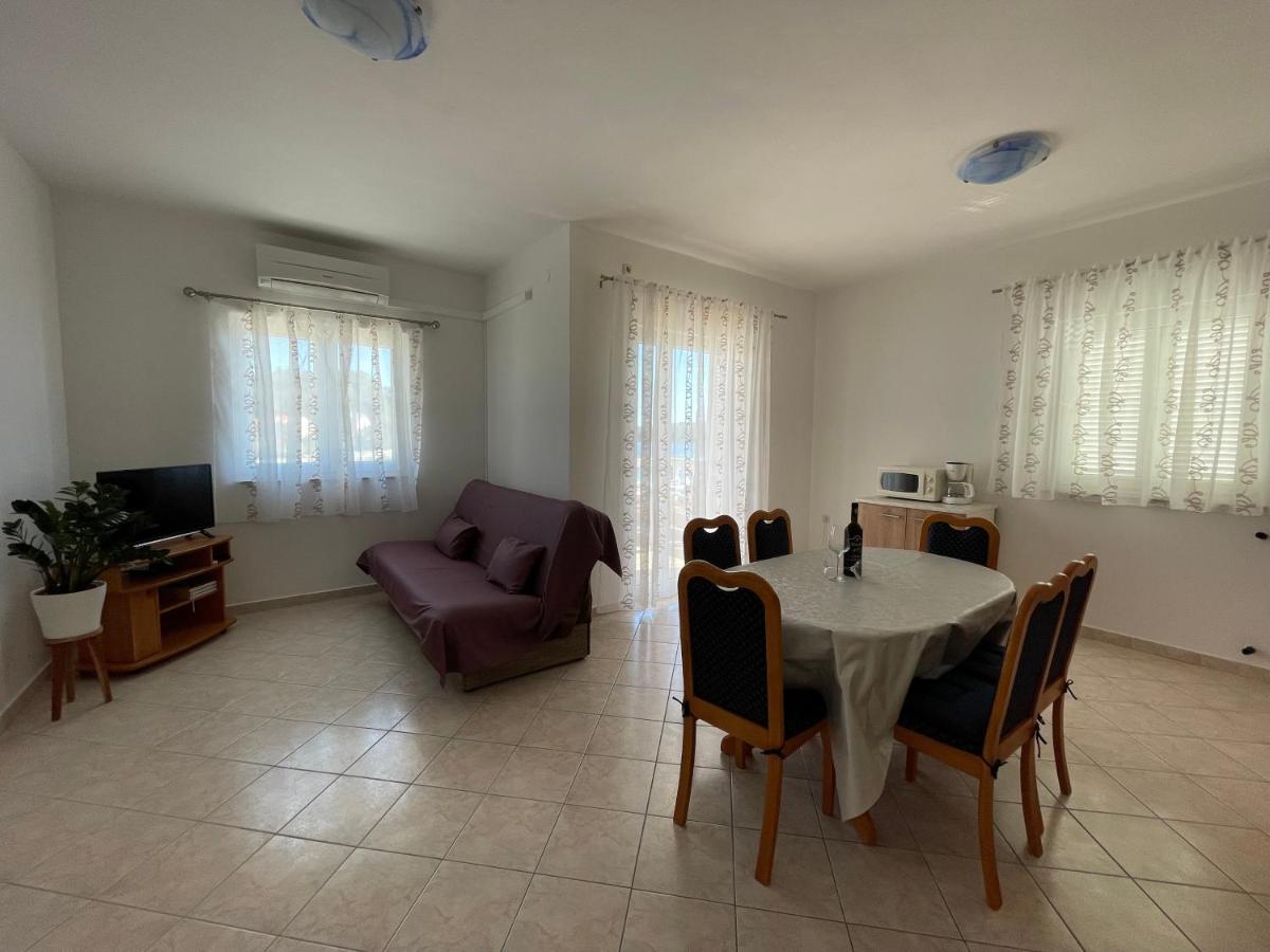Apartmani Ruzarija Rab Town Extérieur photo
