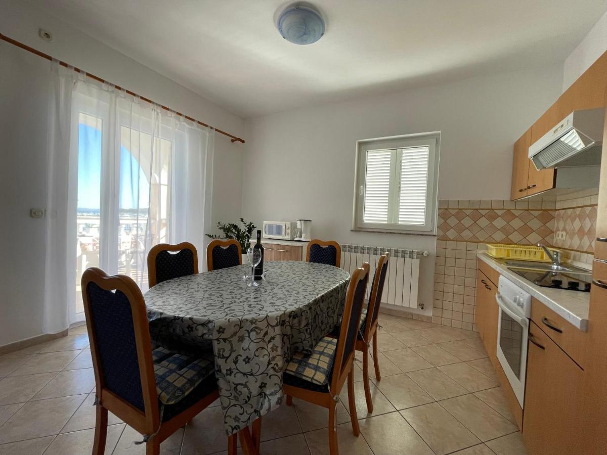 Apartmani Ruzarija Rab Town Extérieur photo