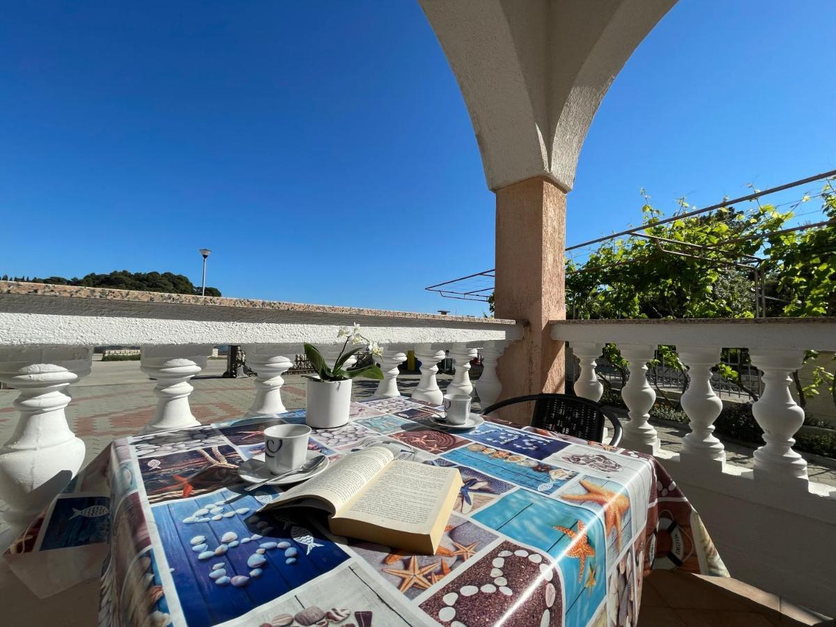 Apartmani Ruzarija Rab Town Extérieur photo