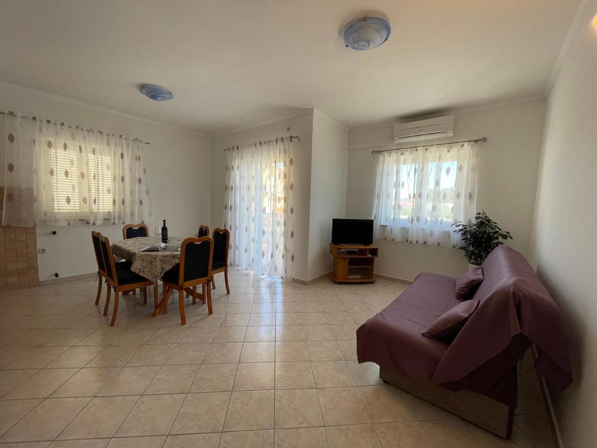 Apartmani Ruzarija Rab Town Extérieur photo