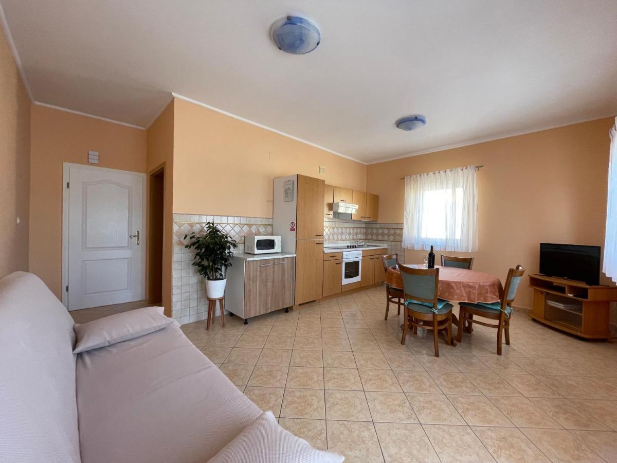 Apartmani Ruzarija Rab Town Extérieur photo