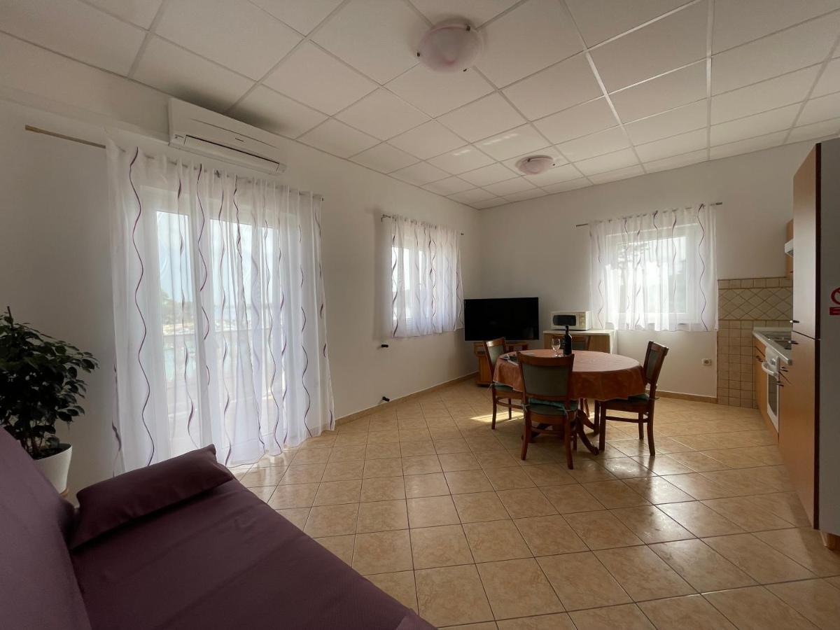 Apartmani Ruzarija Rab Town Extérieur photo