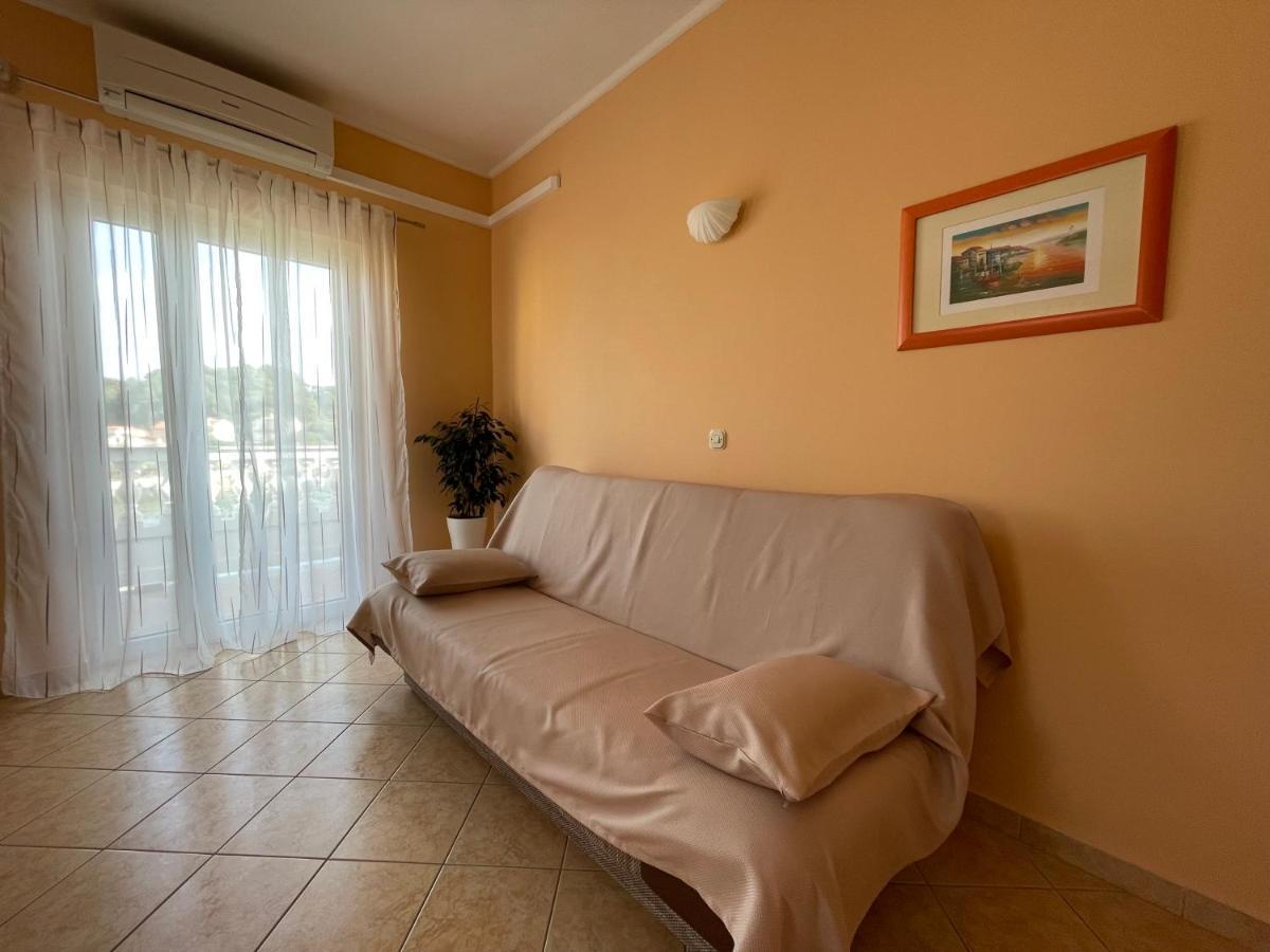 Apartmani Ruzarija Rab Town Extérieur photo